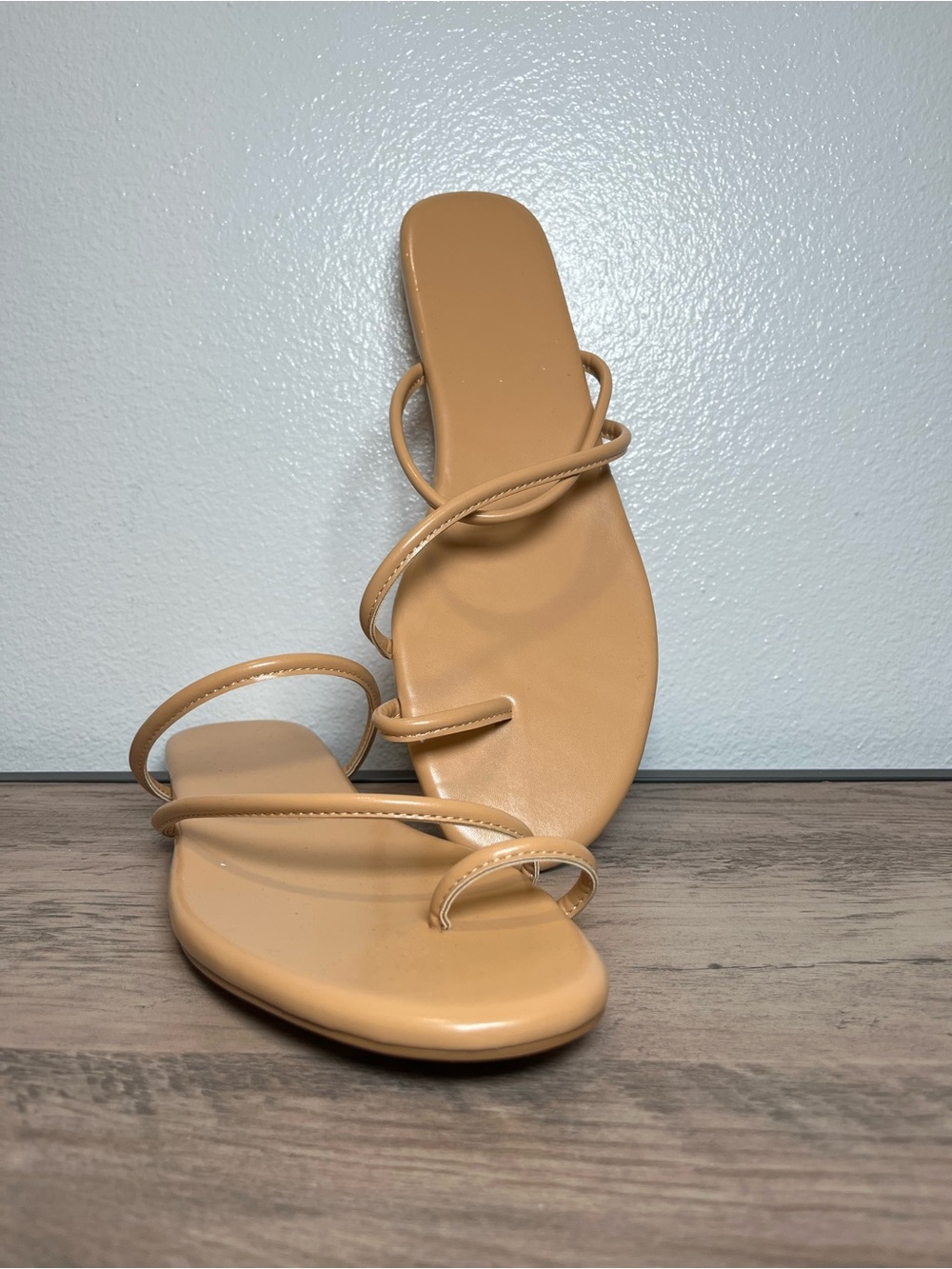 Women’s Size 10 Nude Tan Strappy Flat Sandals Minimalist Slip On Summer